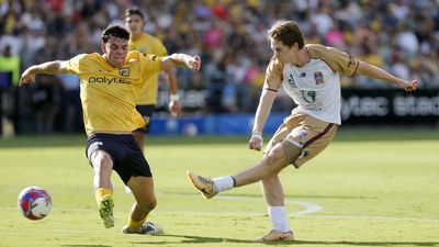 Mariners end Jets' winning streak in F3 derby stalemate