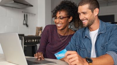 Looking for a holiday bargain? Don't get caught out — experts warn of dark web travel agencies using stolen credit cards to buy hotels, flights, and more