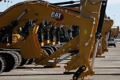 If You'd Put $1,000 Into Caterpillar Stock 20 Years Ago, Here's What You'd Have Today