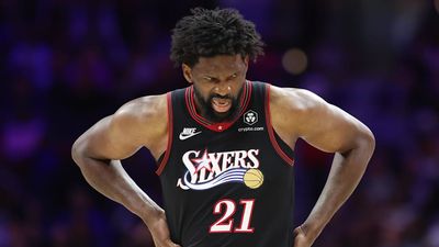 Joel Embiid to Miss Time With Oblique Injury Amid 76ers' Playoff Race