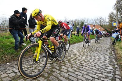 'He was able to make it to the team car under his own power' - Yet more misfortune for Visma-Lease a Bike as Matthew Brennan abandons Omloop Nieuwsblad