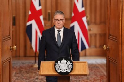 UK will allow US to use its military bases to destroy Iran missile sites, PM says