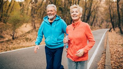 An expert physical therapist says you should be doing these two exercises to avoid injury when hill walking