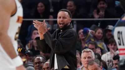 Steph Curry Gives Worrisome Update on Knee Injury as Warriors Hit Rough Stretch of Schedule