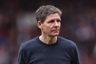 Oliver Glasner slams controversial VAR decision as Crystal Palace beaten by Manchester United
