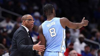 North Carolina Coach Hubert Davis Shares Latest on Caleb Wilson’s Recovery From Hand Fracture