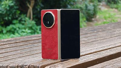 MWC 2026: Honor's Magic V6 is incredibly slim, and somehow packs a huge battery