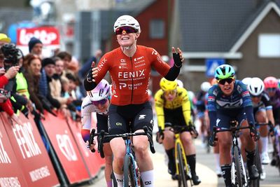 Omloop van het Hageland: Charlotte Kool sprints to first victory of new year after key rival crashes in final 6km