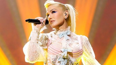 Gwen Stefani faces “MAGA Makeover” allegations after promoting lent App