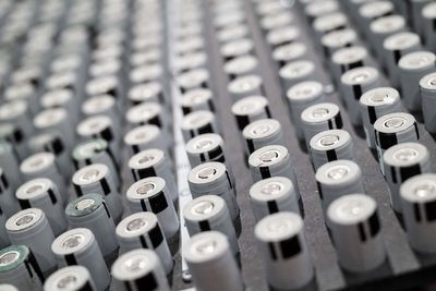 New type of lithium battery developed in China can double EV range