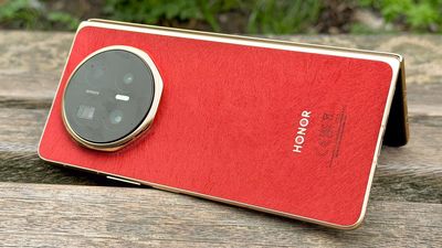 I didn’t expect this foldable phone to embarrass Samsung and Google — but here we are