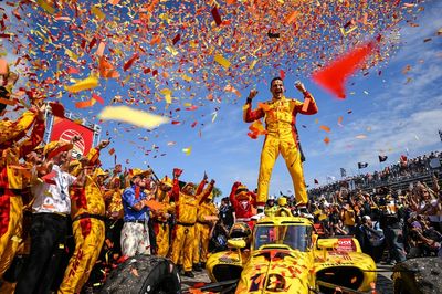 IndyCar St. Petersburg: Palou dominates opener from McLaughlin