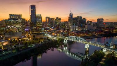 Honky tonks, hot chicken and Dolly Parton — your Nashville travel guide