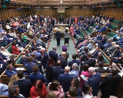 MPs’ basic salary to rise to £110,000 by end of parliament, watchdog says