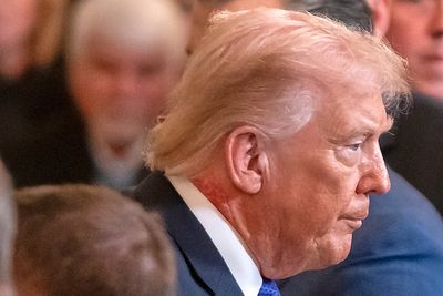 Redness on Trump's neck is caused by common skin cream, White House says