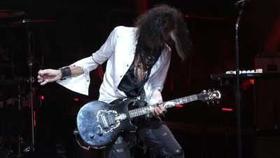 “Steven grabbed it and wanted to throw it out into the audience. I had to wrestle him for it”: That time Joe Perry had to rescue a broken guitar from Steven Tyler in the middle of an Aerosmith gig