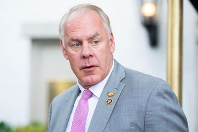 Montana's Zinke announces plans to retire