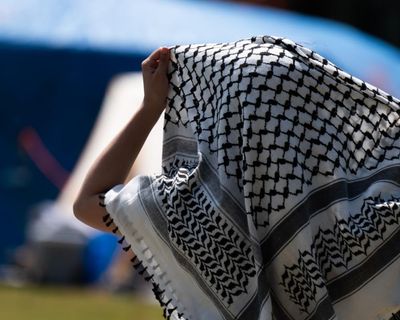Student banned from year 12 formal over keffiyeh settles case against NSW education department