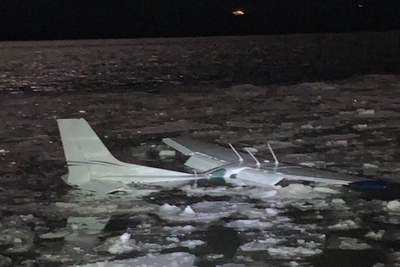 ‘Another miracle on the Hudson’ as survivors pulled from New York river after plane crashes in freezing temperatures
