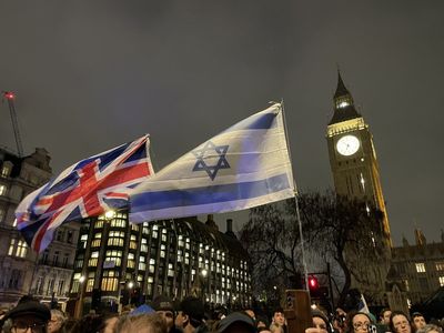 Welsh billionaire seeks German passport due to antisemitism in the UK