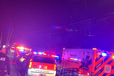 Plane crashes into freezing Hudson River during emergency landing