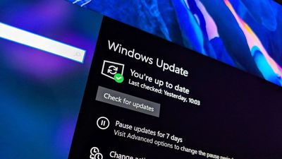 Did Windows 10 automatically update itself on this user's PC with curiously perfect timing — or was this mid-shower surprise just an honest mistake?