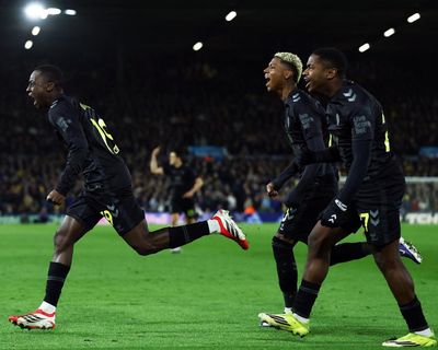 Habib Diarra’s decisive penalty for streetwise Sunderland sees off Leeds