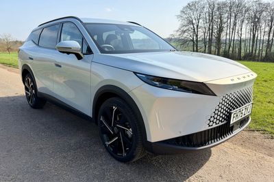 Omoda 7 SHS review: Family-style plug-in hybrid SUV targets fashion-conscious buyers with a 745-mile range