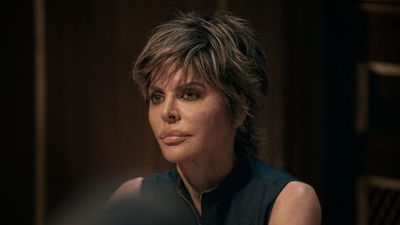 Being A Traitor Sounds Like Hard Work, And Lisa Rinna Revealed How Much Longer They Film Than The Faithful