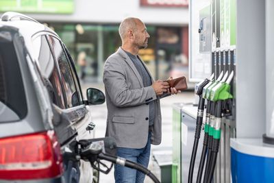 Would You Save More on Gas with Costco, Walmart or Another Membership?