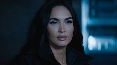 'I'm Alive.' Megan Fox Bursts Back Onto Instagram With A Thirst Trap And The Most Memorable Caption