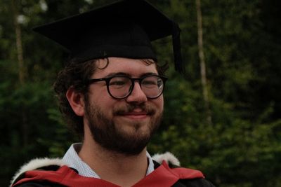 Graduate’s £84,000 student loan debt exposes UK job crisis