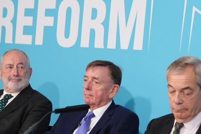 Who are the two former Labour figures defecting to Reform?