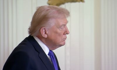 Donald Trump's 'Mysterious' Neck Rash Vanishes Behind Makeup as Medical Experts Sound Alarm