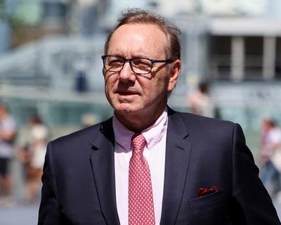 Actor reaches settlement with Old Vic theatre over Kevin Spacey assault claims
