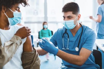 The Secret Reason Older Adults Are Skipping Flu and COVID Shots — And Why It’s Dangerous