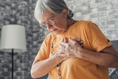 8 Symptoms of ‘Silent’ Heart Attacks Women Often Misinterpret