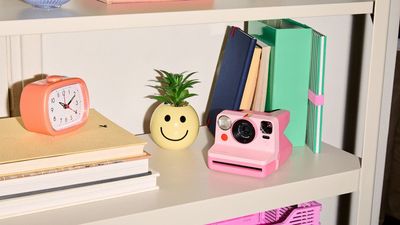 New Polaroid cameras bring retro photography goodness with two summer-ready colours