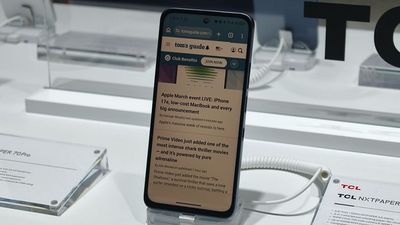 I finally found a phone I can stare at for hours without tiring my eyes, and now I'm spoiled