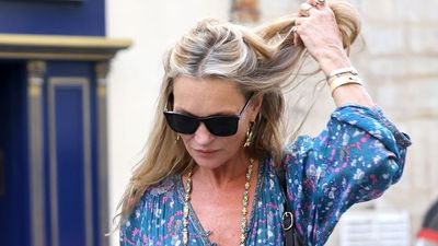 Kate Moss goes back to her boho roots in a breezy midi dress that has us dreaming of warmer weather