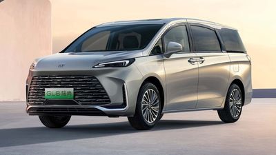 A Buick Plug-In Hybrid Minivan Just Set A New Range Record