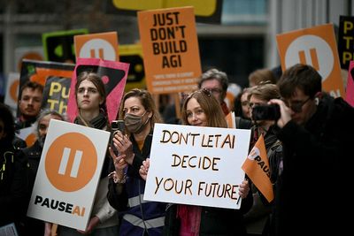 Unlikely band of political and academic leaders sign ‘pro-human’ AI declaration