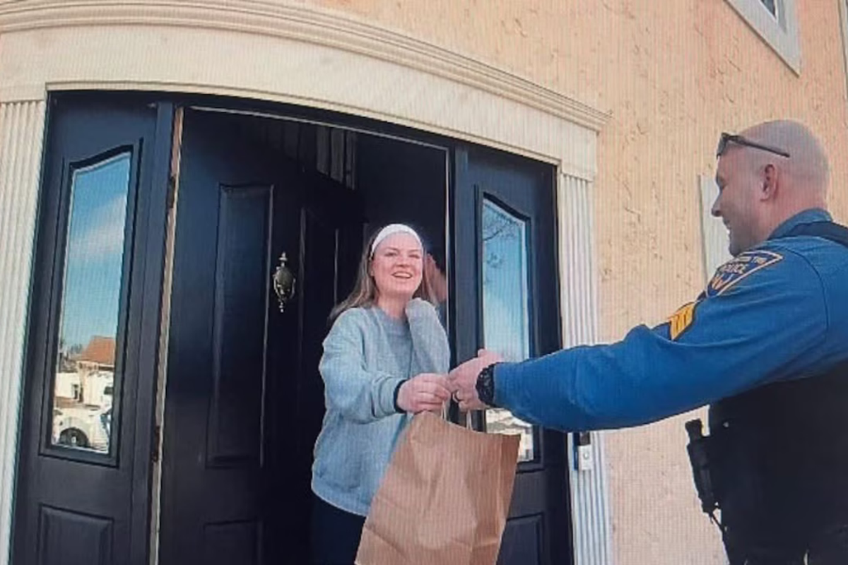 New Jersey police drop off food order after arresting…