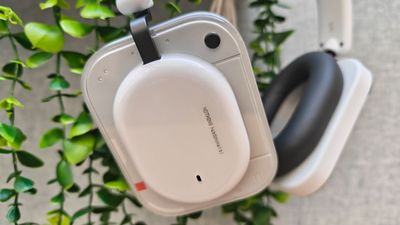 I thought I’d miss the premium feel, but Nothing Headphone (a) won me over