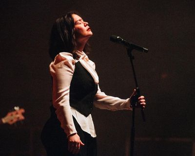 Mitski review – pop meets performance art in a masterful spectacle