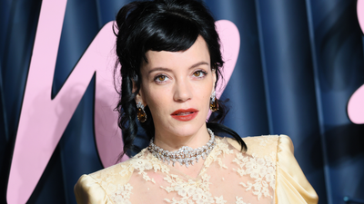 Lily Allen’s New Concert Has The Internet (Literally) Pulling Up Receipts of Her Controversies