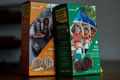 Girl Scouts leaders displeased after troop sells cookies outside dispensary