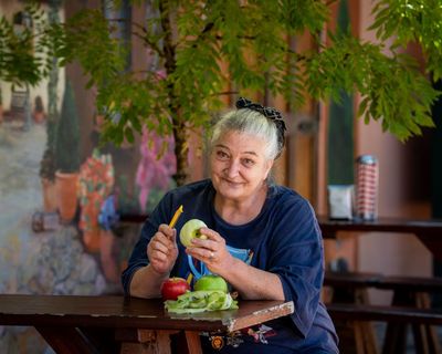 Hard core! Apple peeling champion slices through competition to produce nearly four-metre strip of skin