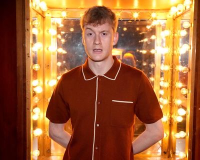James Acaster review – standup in terrific form with tangled tribute act to himself