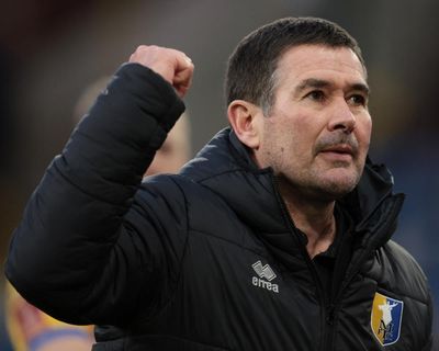 Man Utd announce 5% increase in season ticket prices, Spurs latest – football news as it happened